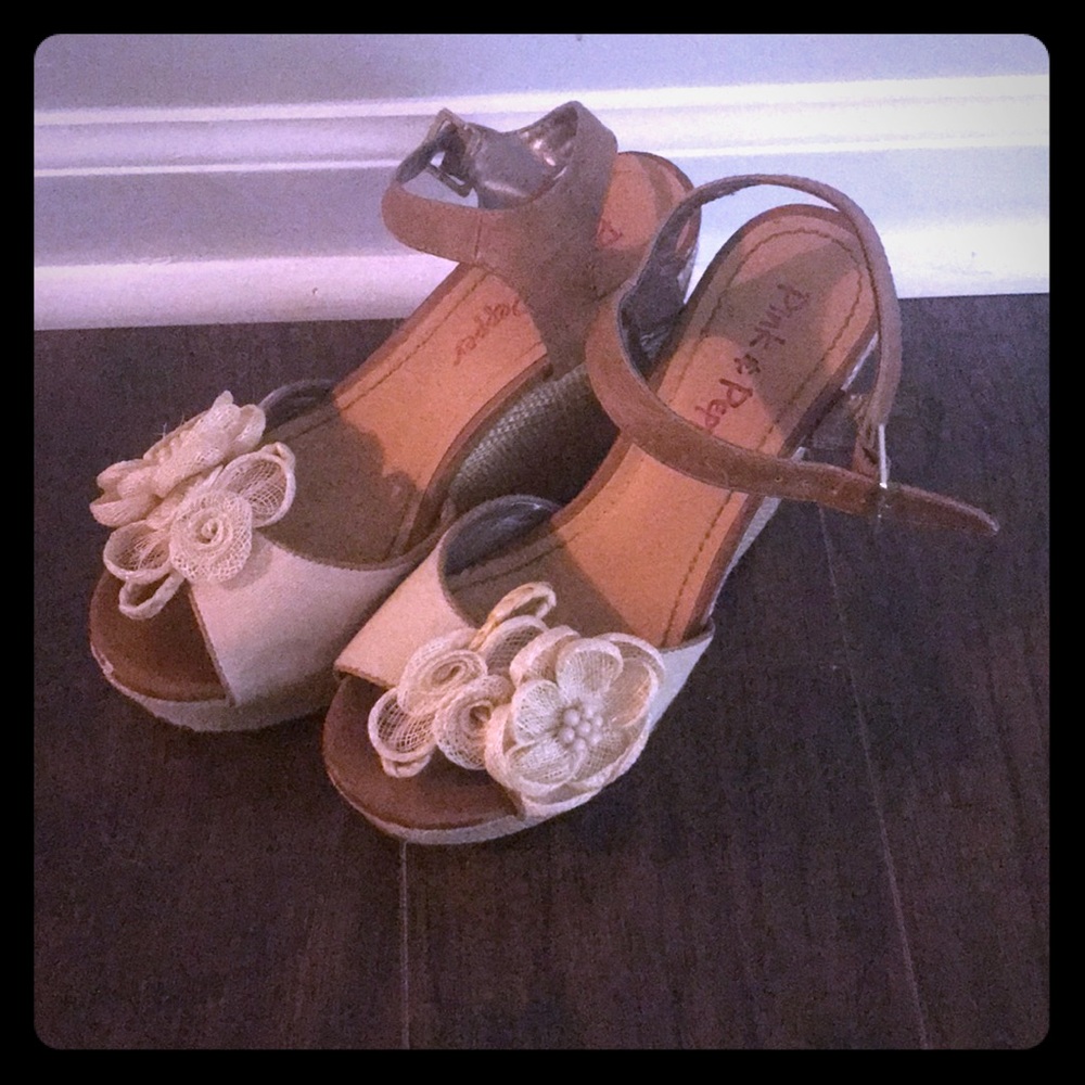 Flower wedge heels